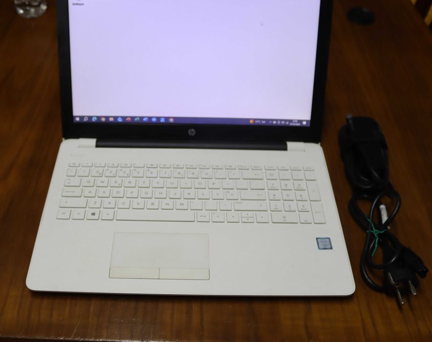 PC HP I3 4GB Disco 112 Muito bom estado sem riscos