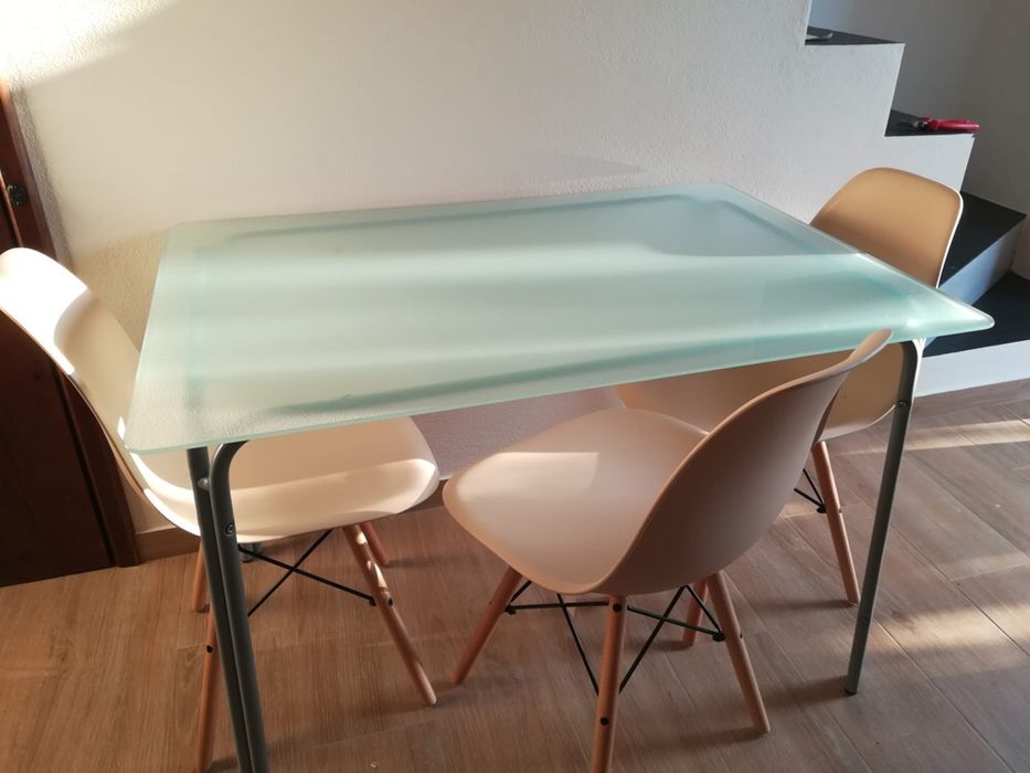 Vende-se mesa de cozinha