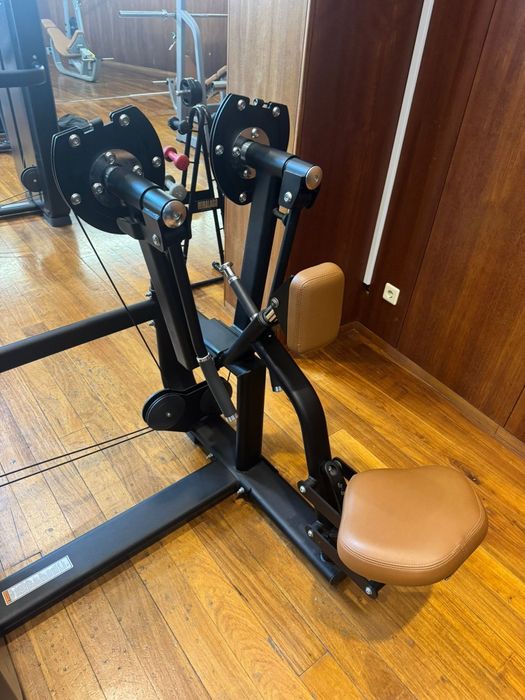 Elevação Lateral de Ombros