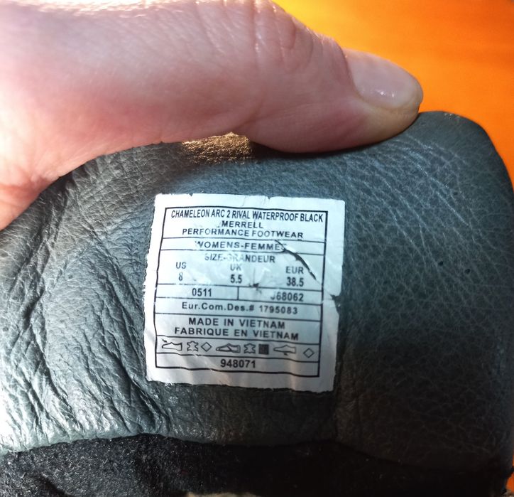 Продам жіночі черевики Merrell
