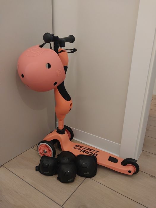 Hulajnoga + kask + ochraniacze Scoot and Ride