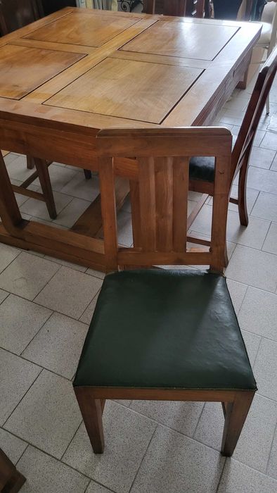 Mobília Sala de Jantar em Carvalho