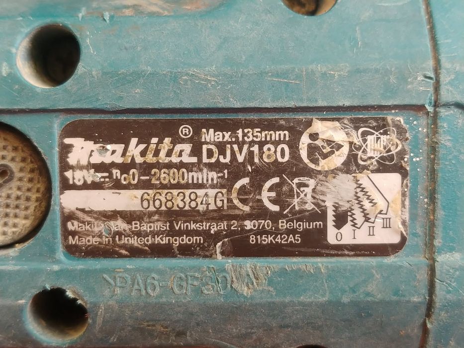 wyrzynarka Makita djv180