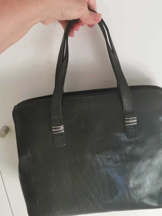 Mala de mão, preta, em pele genuína