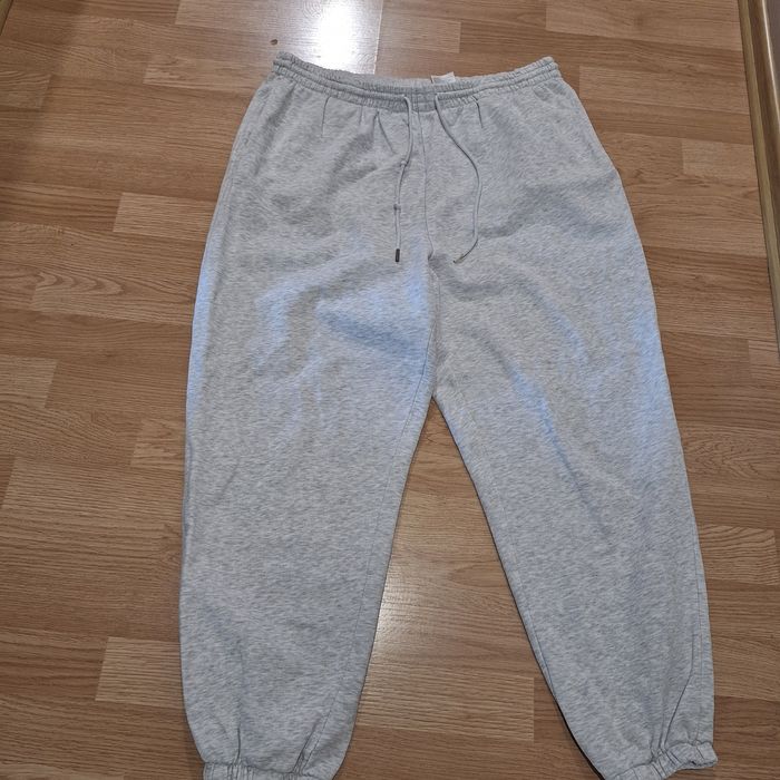 Spodnie dresowe szare H&M