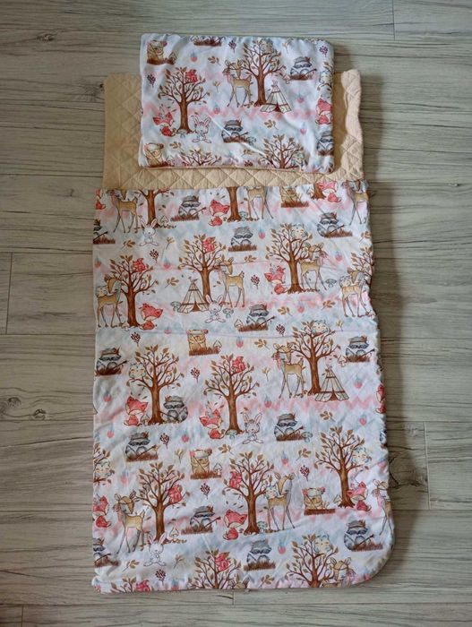 Cienki śpiworek dla dziecka z poduszką
