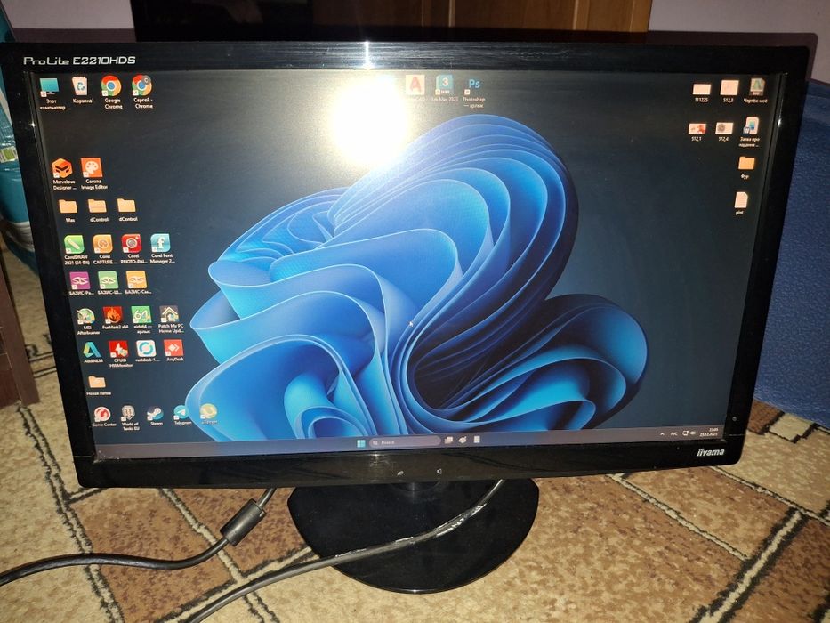 Монитор и два системных блока