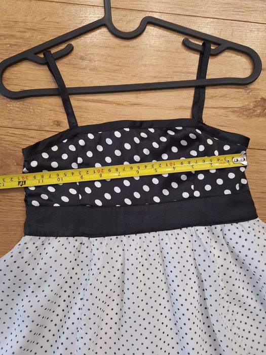 Sukienka na lato dla dziewczynki rozmiar 134 plus  legginsy