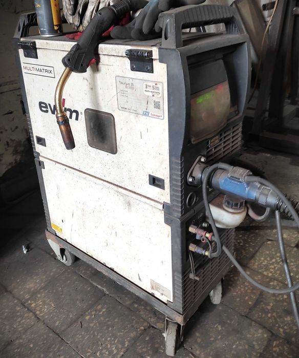 Зварювальний апарат Taurus 355 Synergic S HP MM TKM б/в