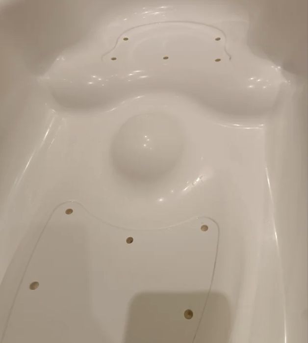 Vendo banheira de bebe com muda fraldas