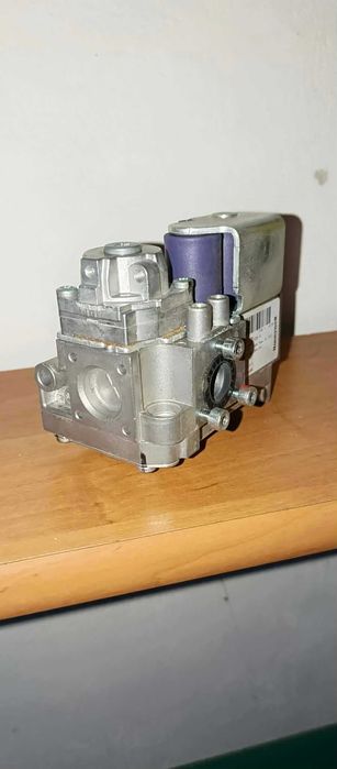 Elektrozawór gazowy Vaillant Honeywell VK 8115V