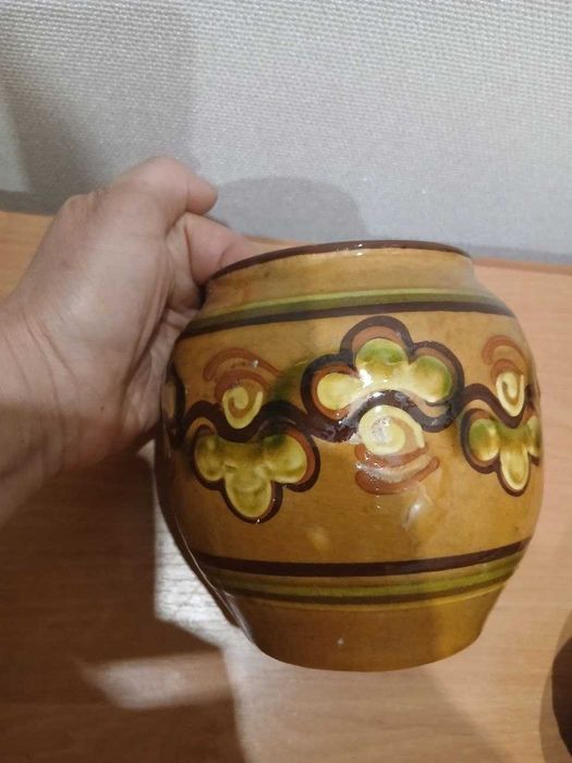 Посуд глиняний, кераміка.