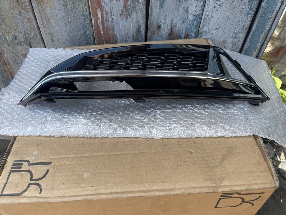 Левая заглушка птф Audi A4 B9 ауди а4б9