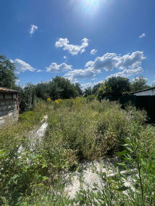 Продаж комерційного приміщення зі своєю землею