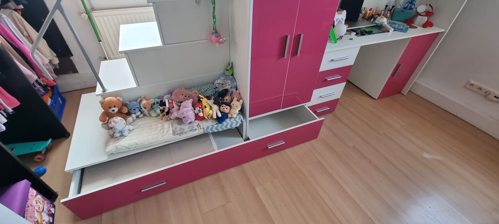 Meble do pokoju dla dziewczynki (mebloscianka)