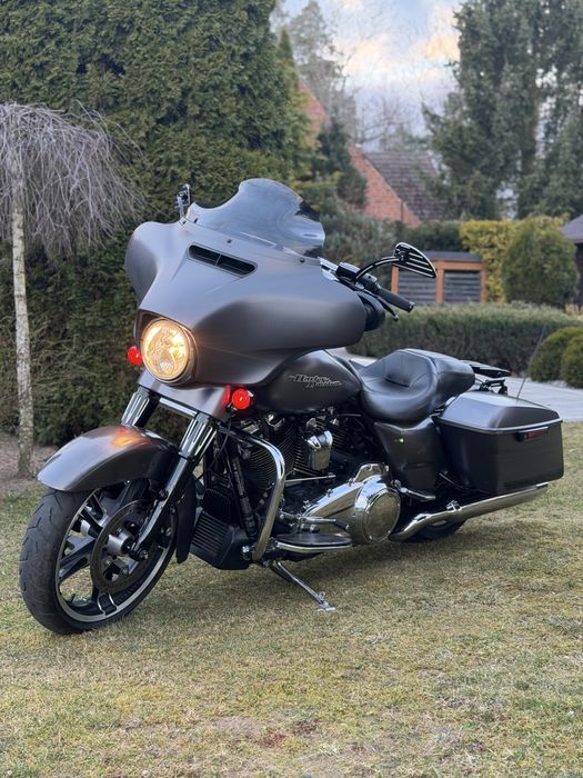 Harley-Davidson Street Glide FLHX , NISKI PRZEBIEG