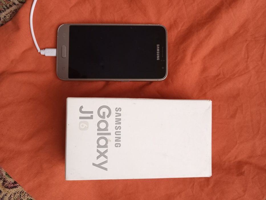 Самсунг j12016року