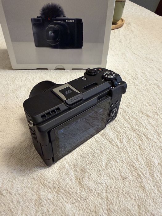 Canon Powershot V1