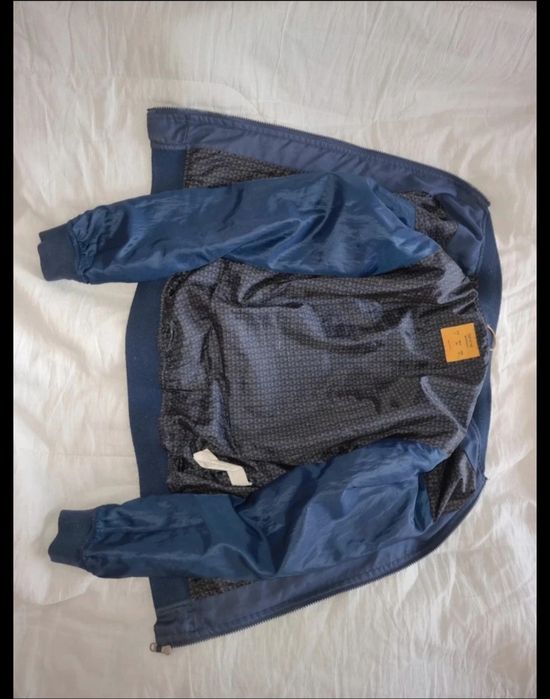 Casaco fino azul escuro (Primavera-Verão-Outono)