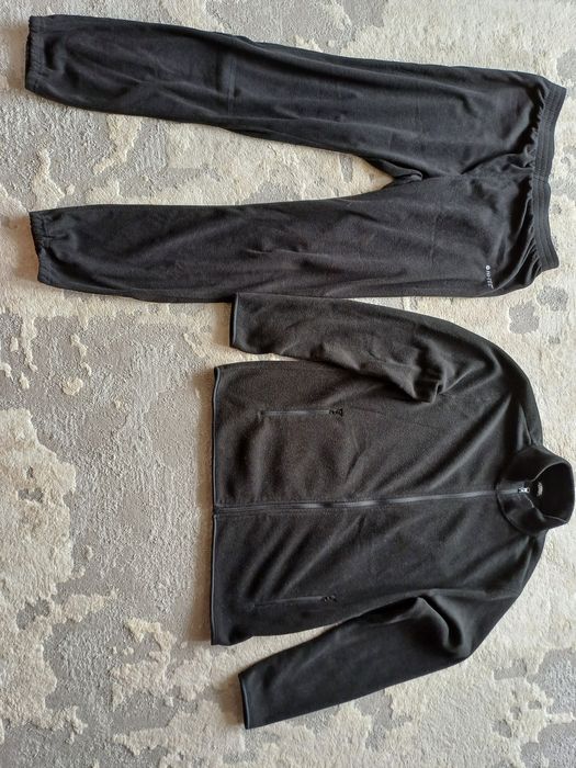 Спортивний чоловічий костюм