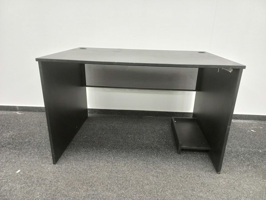 biurko wyposażenie biura sklepu magazynu