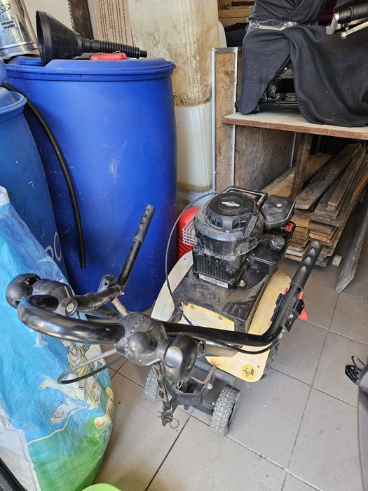 Мотокультиватор бензиновий, на моторі briggs&stratton.