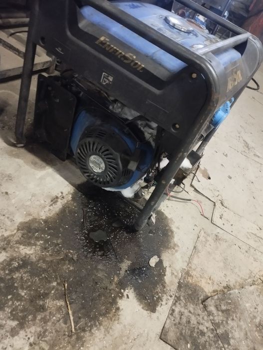 Генератор 8 кВт. Редуктор новый с газом. Стартер