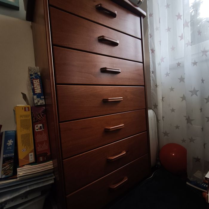 Camiseiro usado  mas em bom estado.