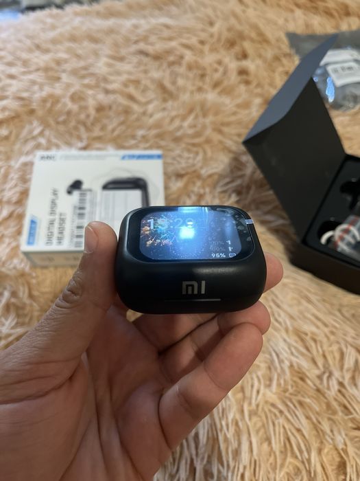 Продам наушники XIAOMI E18 Pro Bluetooth сенсорным экраном