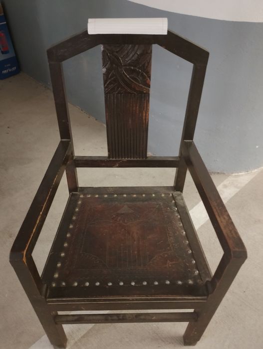 Cadeirão estilo arte nova.
