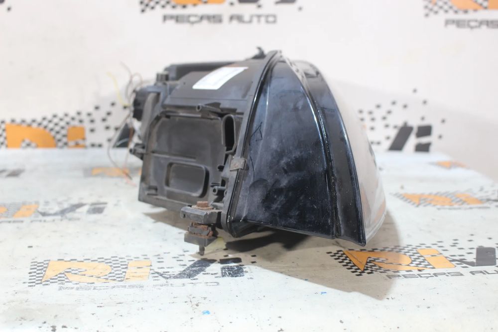 Ótica / farol esquerda AUDI TT (8J3)