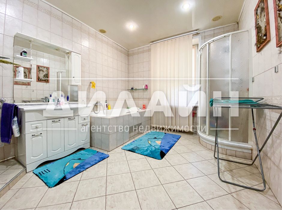 Супер ціна !4-кімнатна, 120 м², вул. Олександрівська 68