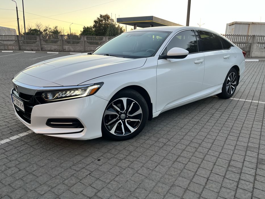 Honda Accord 2018 VIN 1HGCV1F16KA011927 фото оголошення 2 з 14