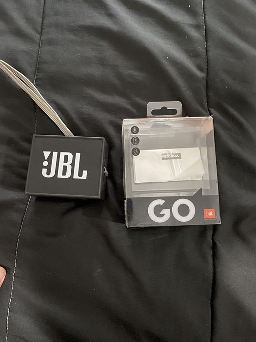 Coluna jbl go como nova pouco usada