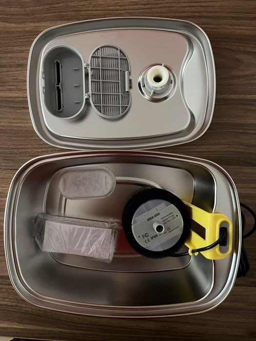 Fontanna/poidełko dla zwierząt (psa/kota) 2L – stal nierdzewna – nowa