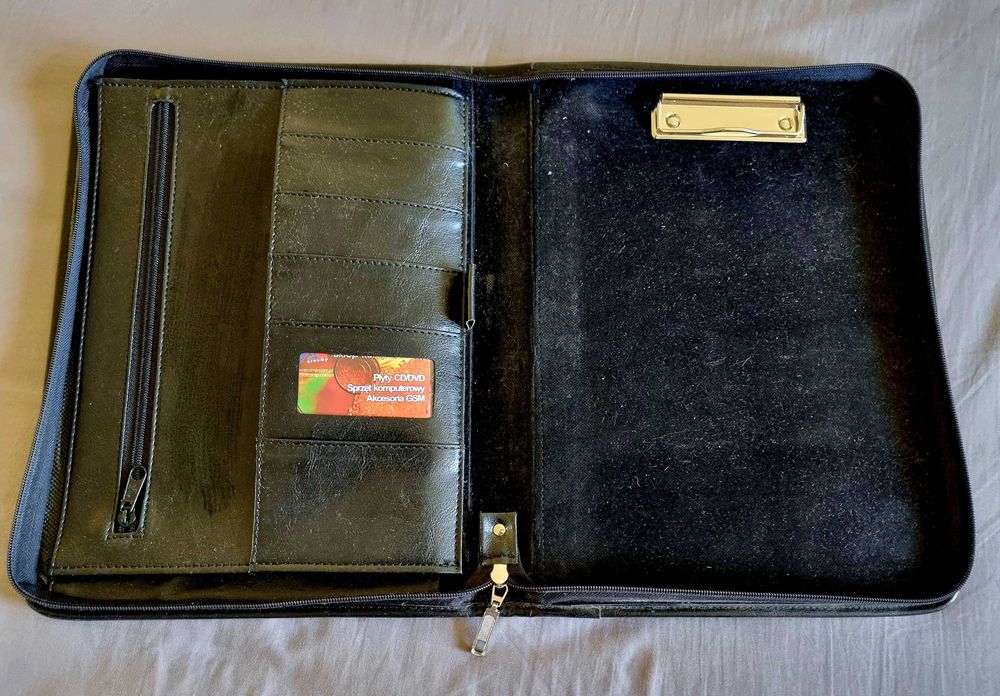 Biznesowa aktówka na dokumenty i inne :)