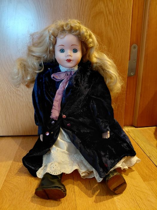 Boneca de porcelana
