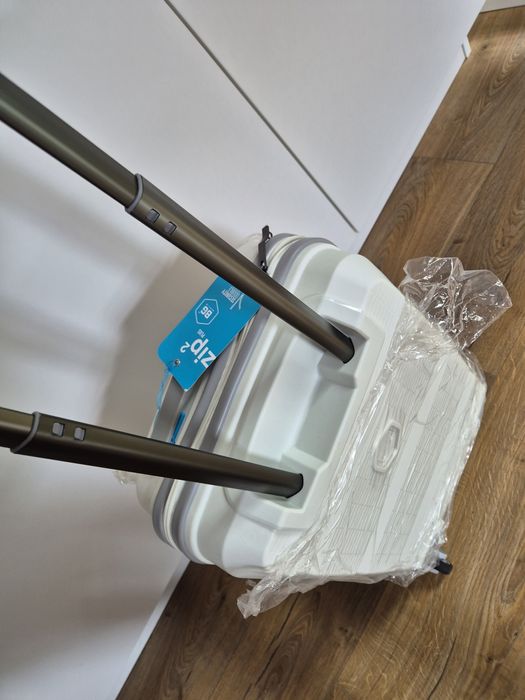 Nowa walizka kabinowa BG BERLIN zip2 biała