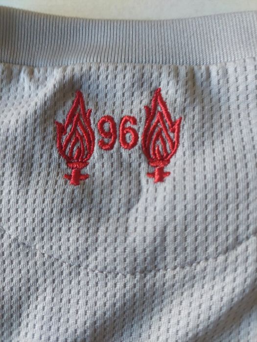 Camisola Oficial Liverpool - Criança 9, 10, 11, 12 anos
