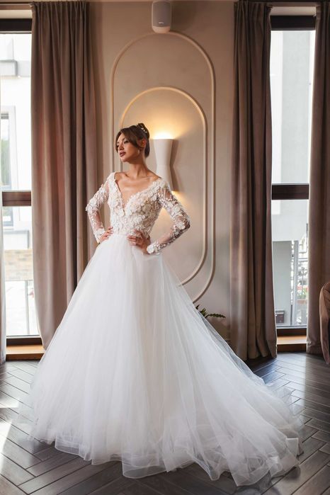 Розпродаж весільних суконь! Ліквідація бренду, всі моделі нові.