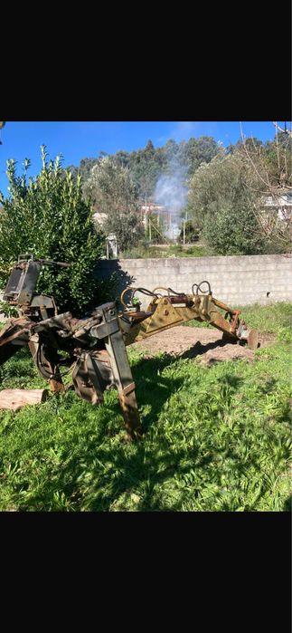 Braço retro para trator