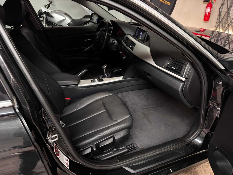 BMW 318D F31 TOURING foto 4