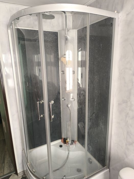 Kabina z hydromasażem .