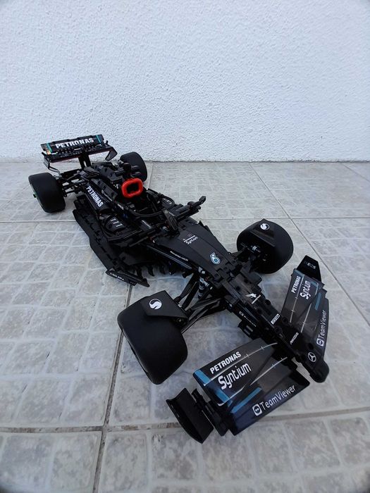 LEGO TECHNIC Mercedes-AMG F1 W14 E Performance