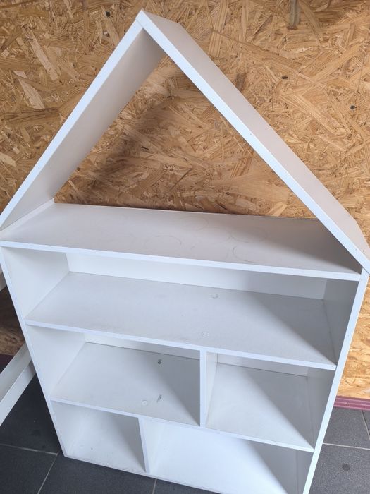 Stolik, krzesełko, półka