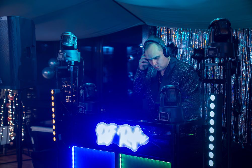 DJ Rafix – Wesele, 18-stka, Urodziny, Imprezy Firmowe + Fotobudka