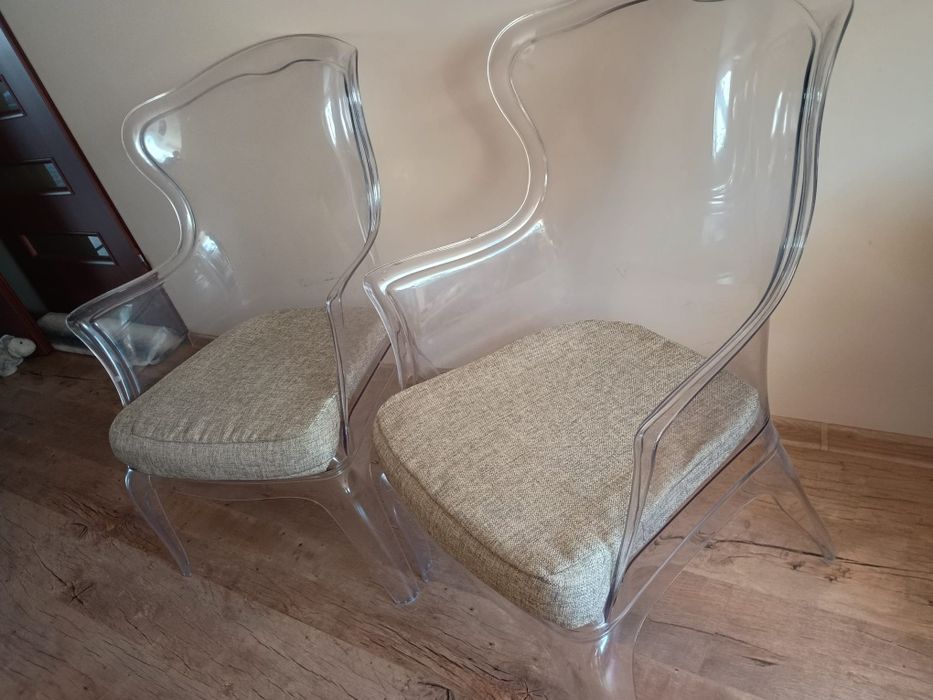 Włoskie krzesła Pedrali transparentne