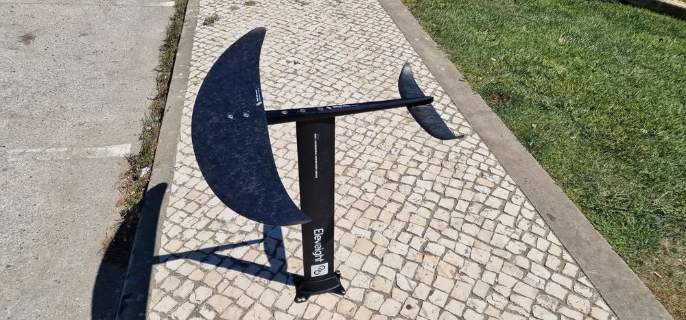 Vendo foil como novo eleveight