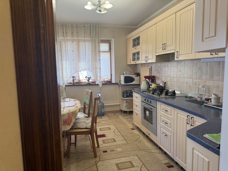 Продаю  2-х этажн дом Центральный район улица 9я Военная