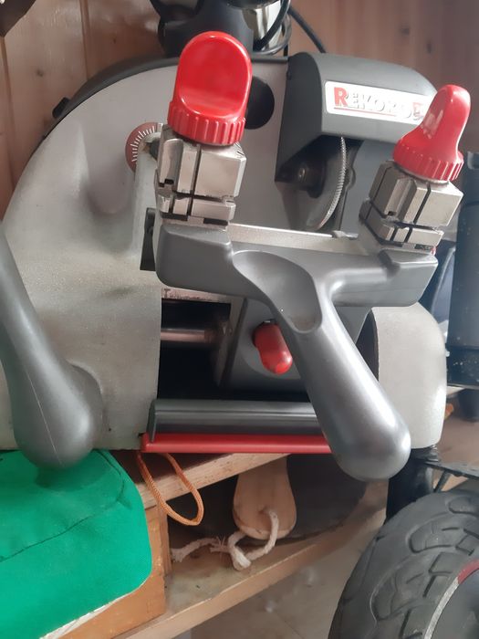 Maquina de copiar chaves fabricação italiana